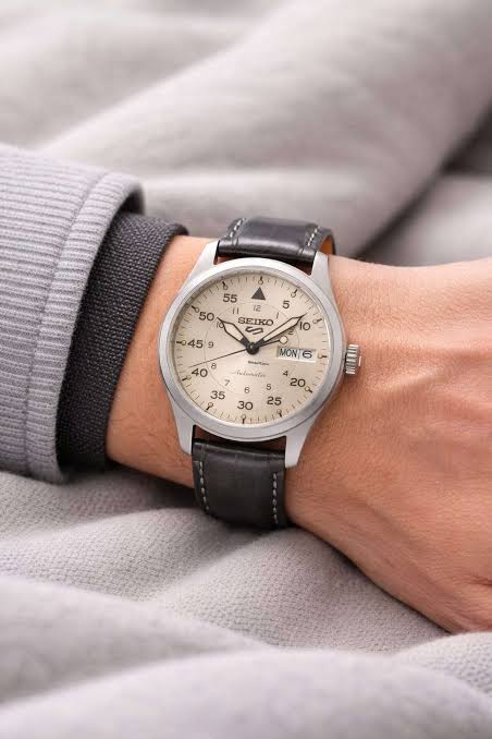 Seiko 5 Champagne ‘Flieger’ Suit Style - SRPJ87K1